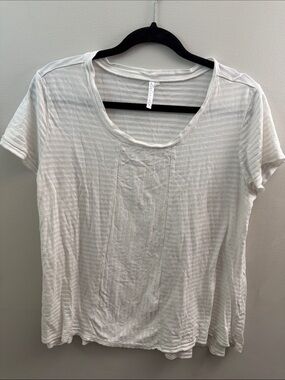 EUC Lulu-B T-Shirt